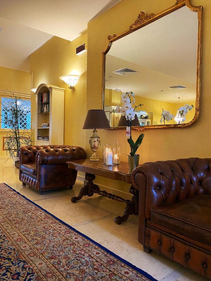 Hotel Spiaggia D'Oro - Charme & Boutique - Garda Lake Collection ซาโล ภายนอก รูปภาพ