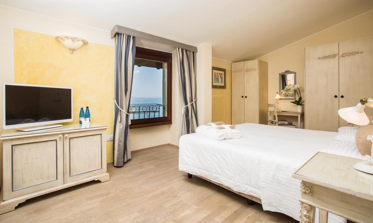Hotel Spiaggia D'Oro - Charme & Boutique - Garda Lake Collection ซาโล ภายนอก รูปภาพ